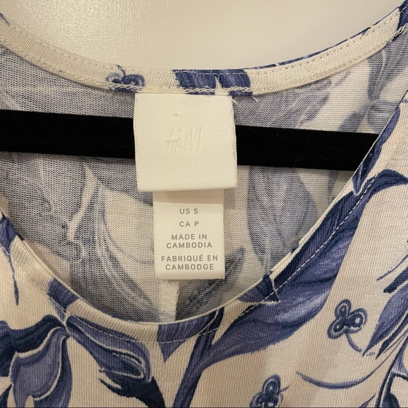 H&M Blue and White Floral Swing Dress Size Small - Picture 6 of 13